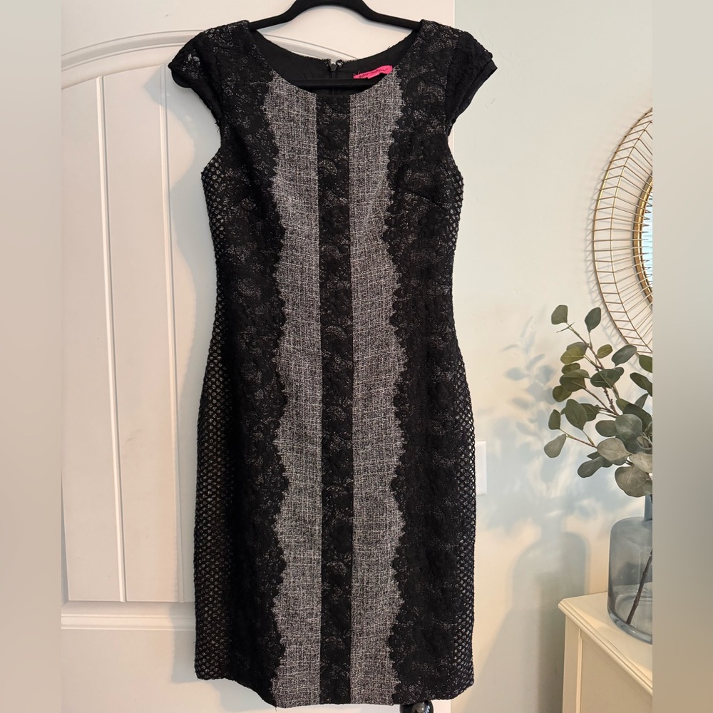 Betsey Johnson Grey Black Lace Sheath Dress sz 4